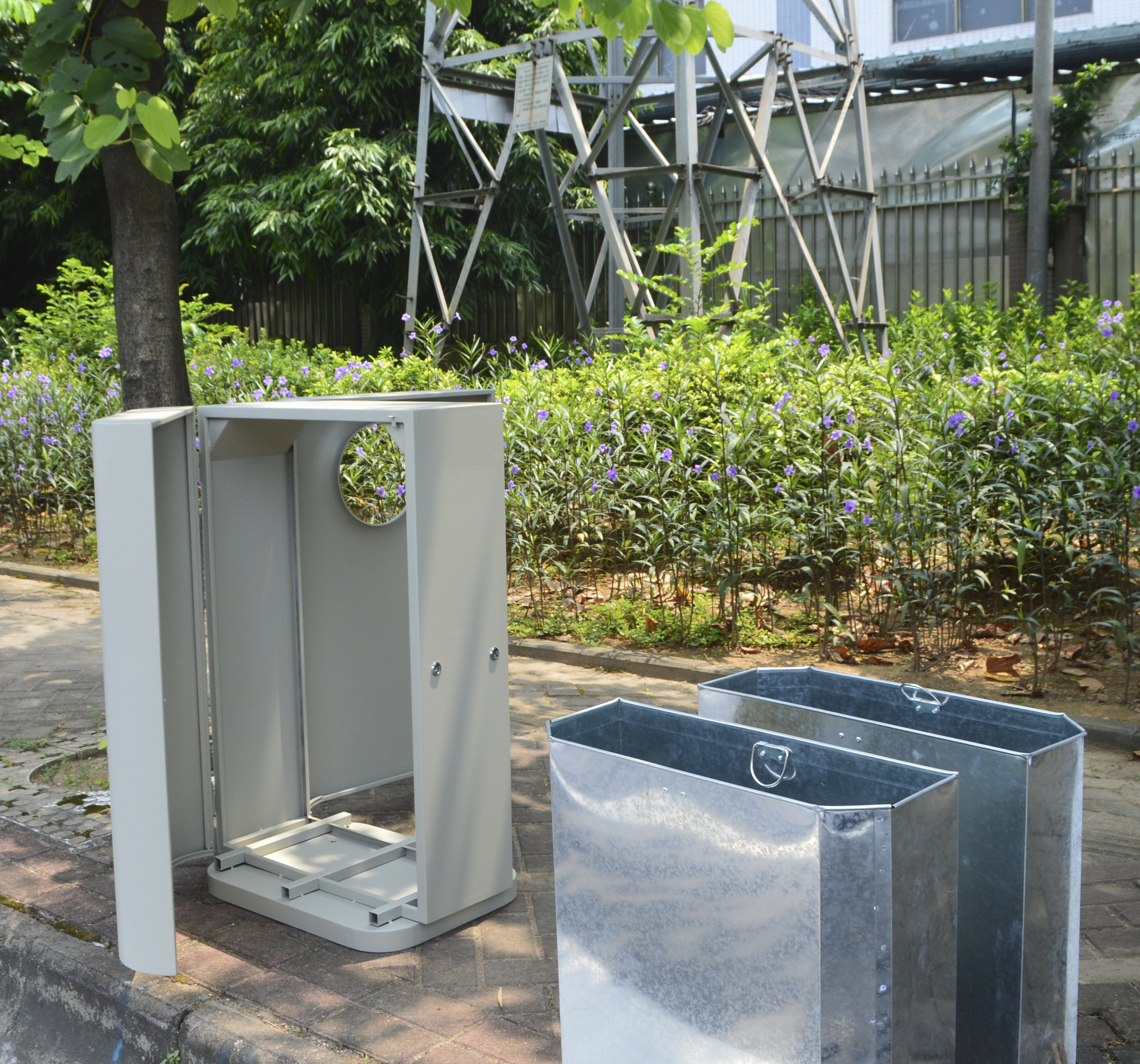 Bote de basura al aire libre de estilo europeo para jardín (HW-514)